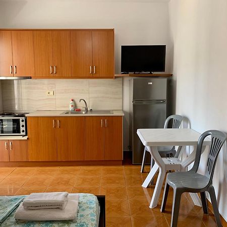 Vaso Apts Apartment Sarande Bagian luar foto