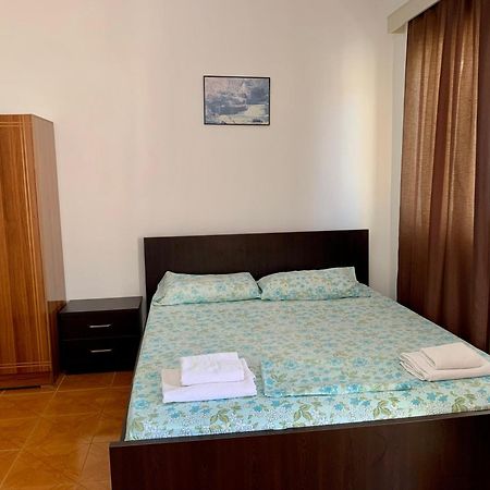 Vaso Apts Apartment Sarande Bagian luar foto