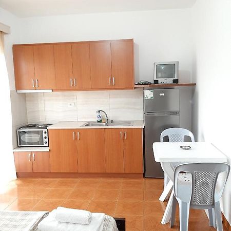 Vaso Apts Apartment Sarande Bagian luar foto