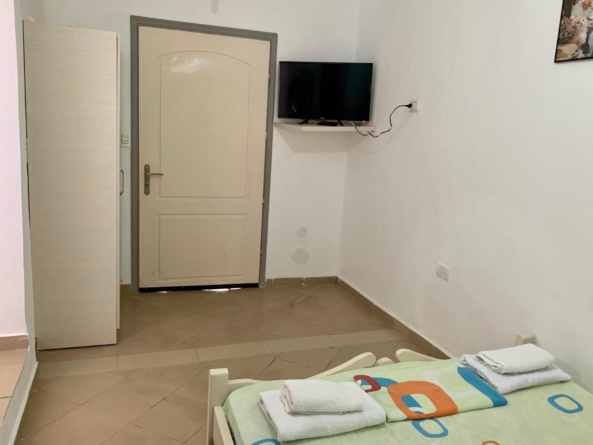 Vaso Apts Apartment Sarande Bagian luar foto