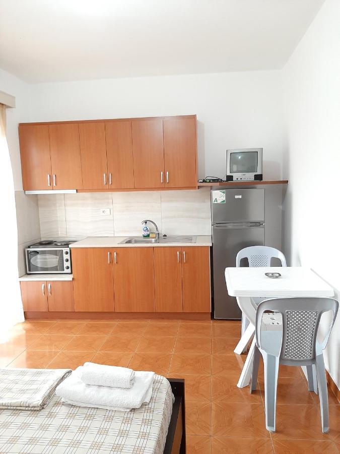 Vaso Apts Apartment Sarande Bagian luar foto