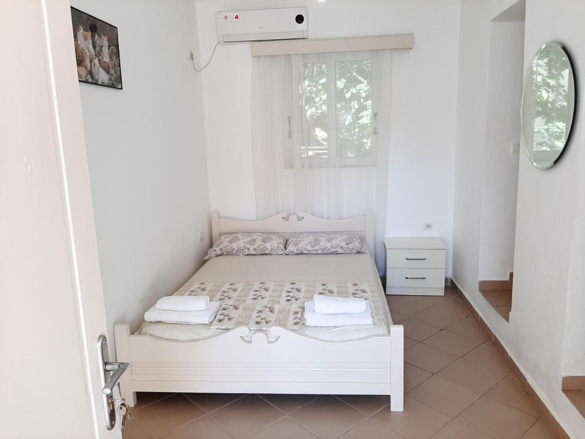 Vaso Apts Apartment Sarande Bagian luar foto